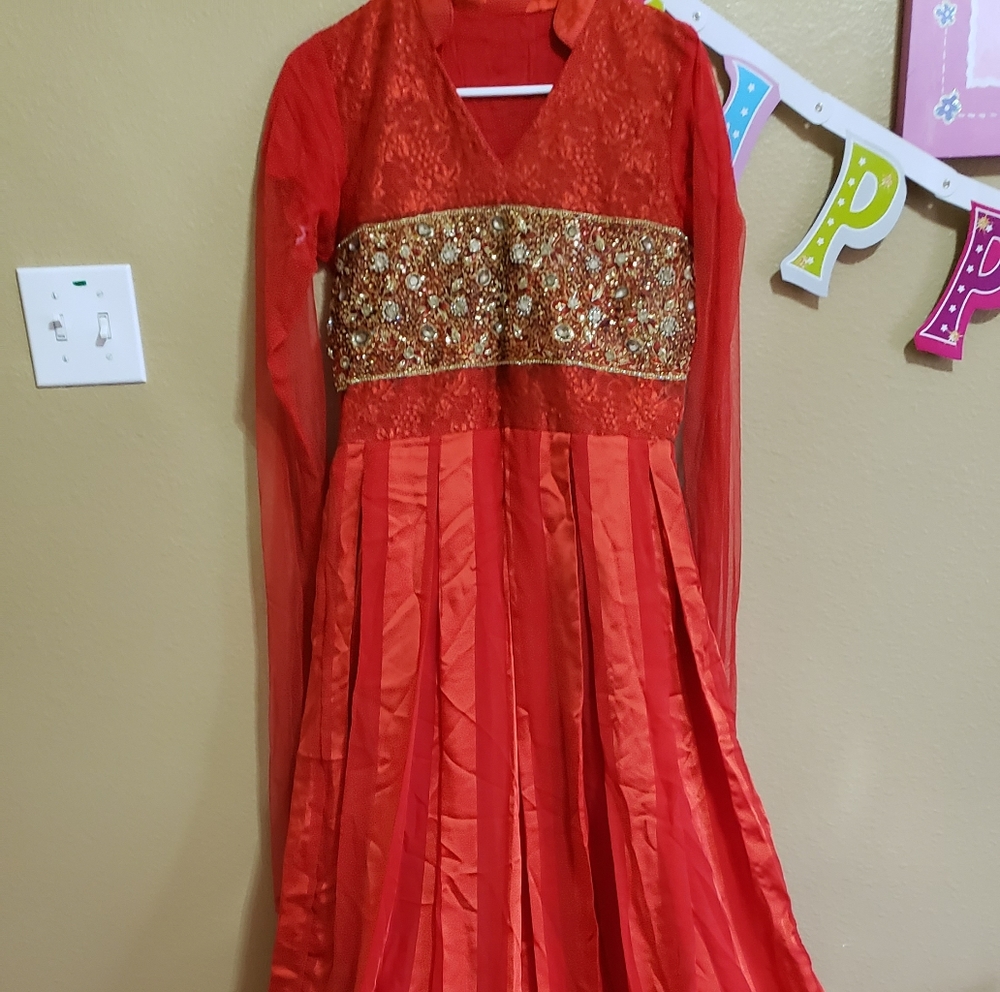 Tail dress